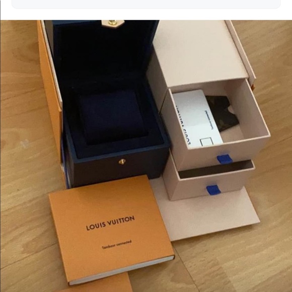 LV tambour connected smart watch - Picture 2 of 2